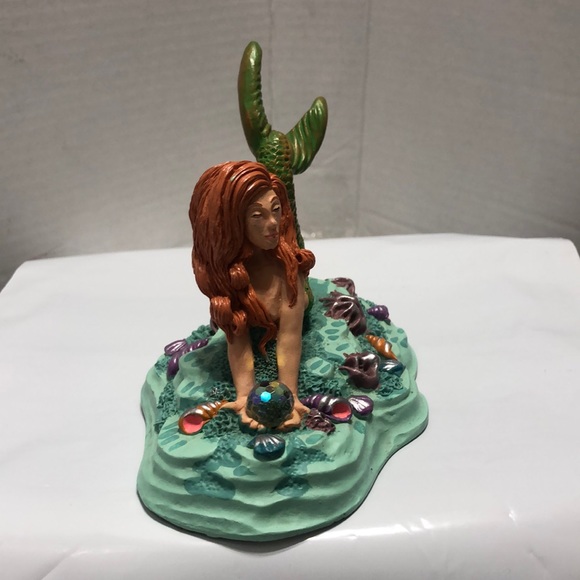 MERMAID HOLDING A SWAROVSKI CRYSTAL, LIMITED EDITION,  by SPOONTIQUES - Picture 2 of 5